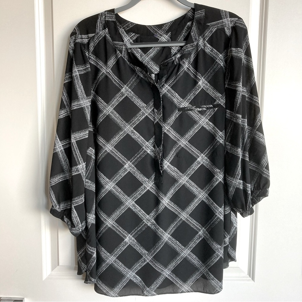 Black and White 3/4 Sleeve NYDJ Blouse